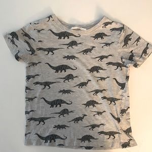 H&M dinosaur tee, you size 6-8